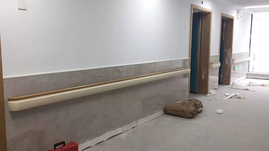 清潔防撞扶手的時候應(yīng)該注意什么？