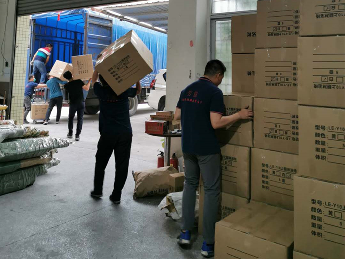 發(fā)貨 發(fā)貨~~~衛(wèi)生間無障礙扶手、無障礙折疊椅凳整車發(fā)貨啦！