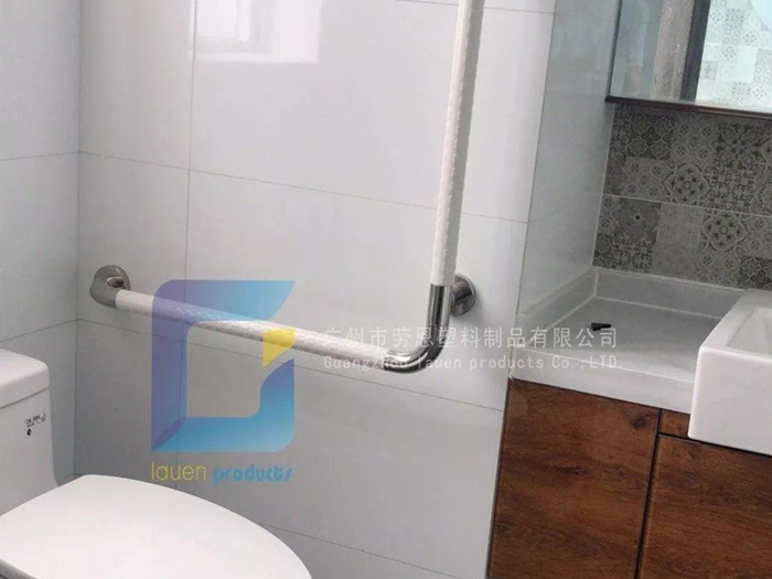 安裝衛(wèi)生間扶手，小細節(jié)顯示大的關懷