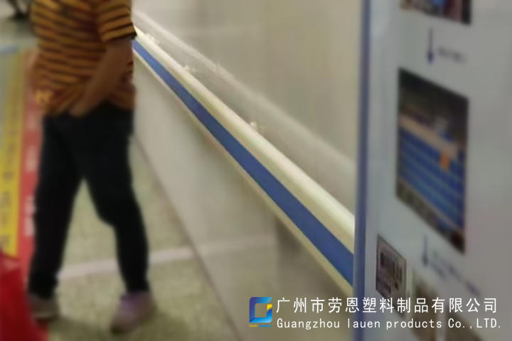 【福建福州】絕佳性價(jià)比，防撞扶手安裝效果一看就知道